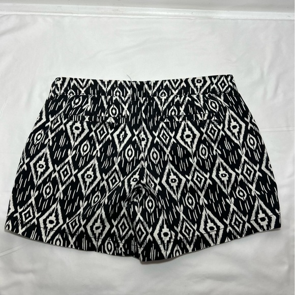 Old Navy women’s short Size 4 - Picture 5 of 11